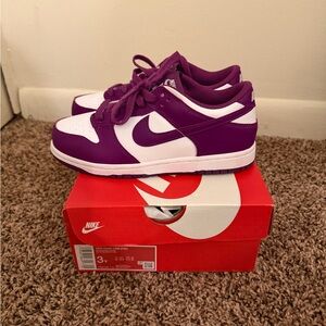 Nike Kids Sneakers in Purple and White